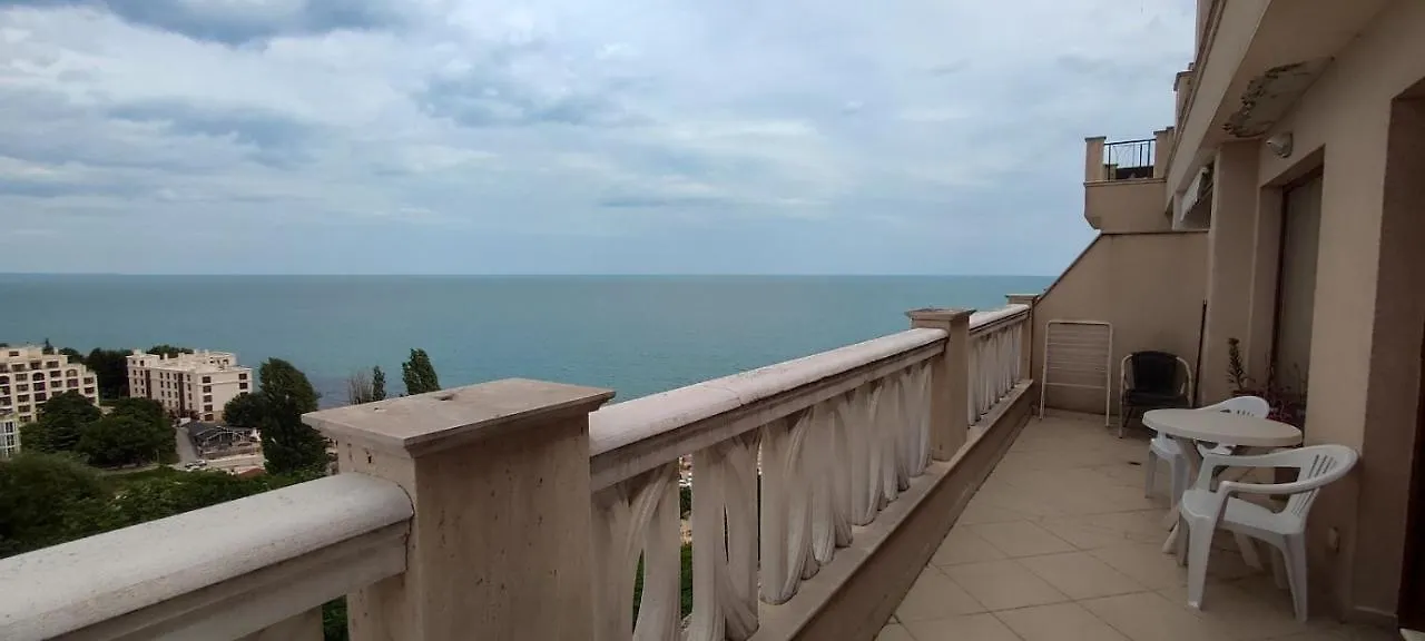Cabacum Beach Residence Apartment Golden Sands